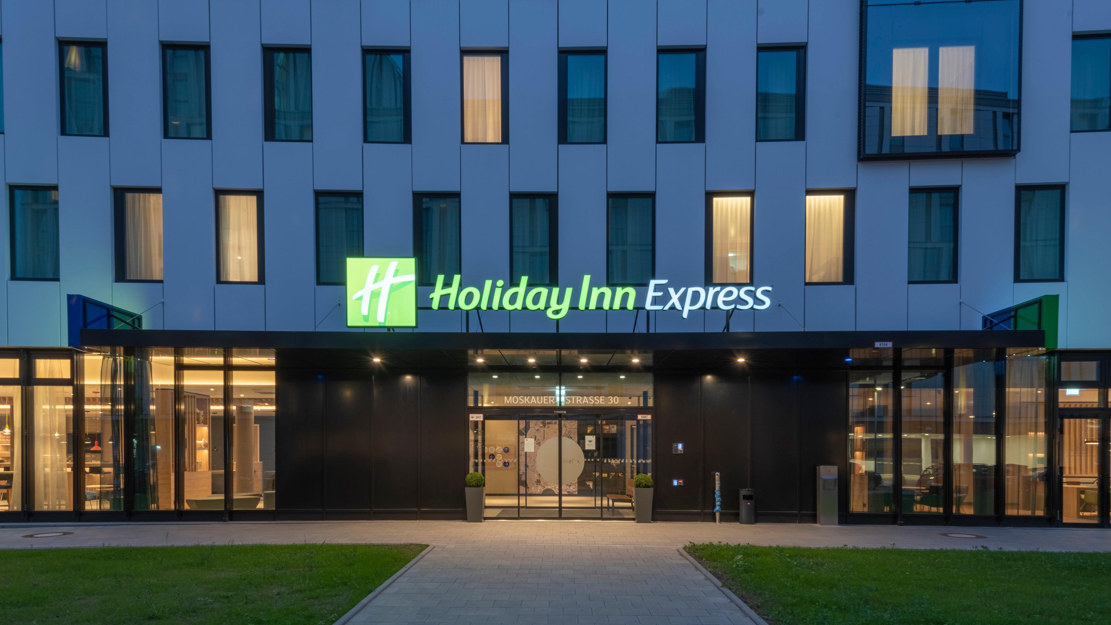 Holiday Inn Express Dusseldorf - Hauptbahnhof, An Ihg Hotel Exteriör bild